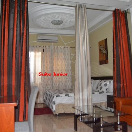 Green Lodge Киншаса Экстерьер фото